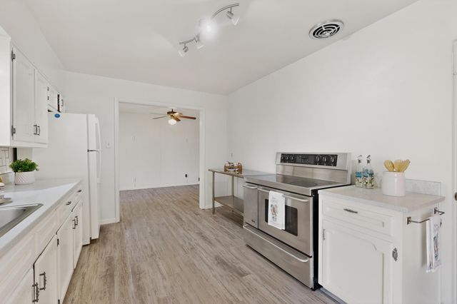 9806 McKnight Avenue NE, Albuquerque, NM 87112