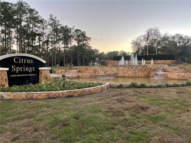 1884 W Blackhawk Place, Citrus Springs, FL 34434