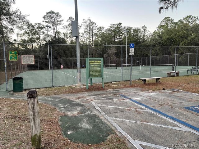 1884 W Blackhawk Place, Citrus Springs, FL 34434