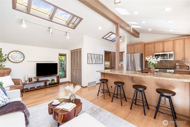 4103 106th Place NE, Kirkland, WA 98033