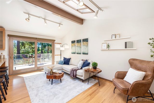 4103 106th Place NE, Kirkland, WA 98033