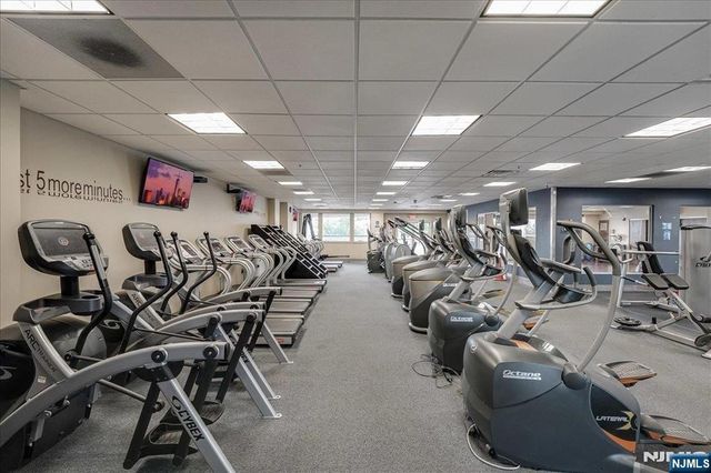 15 Freedom Way 412, Jersey City, NJ 07305