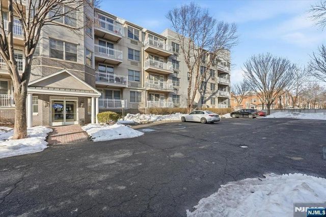 15 Freedom Way 412, Jersey City, NJ 07305