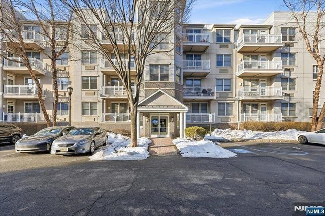 15 Freedom Way 412, Jersey City, NJ 07305