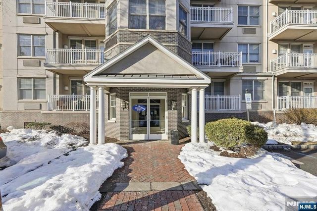 15 Freedom Way 412, Jersey City, NJ 07305