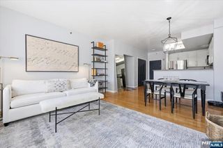 15 Freedom Way 412, Jersey City, NJ 07305