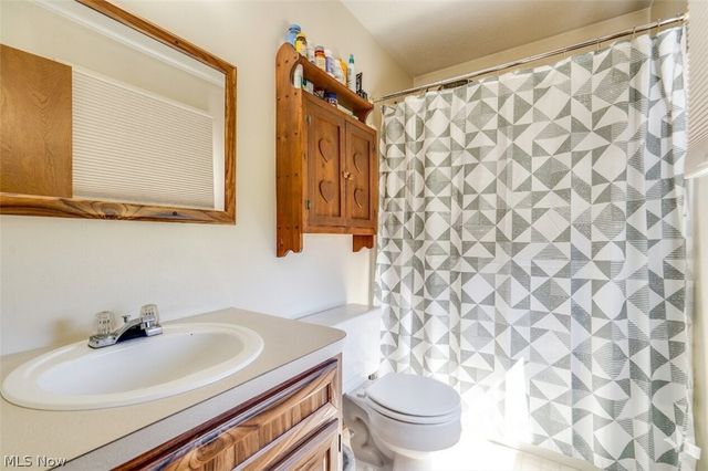 5029 Broadway Avenue NE, Louisville, OH 44641