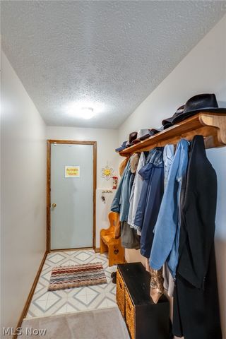 5029 Broadway Avenue NE, Louisville, OH 44641