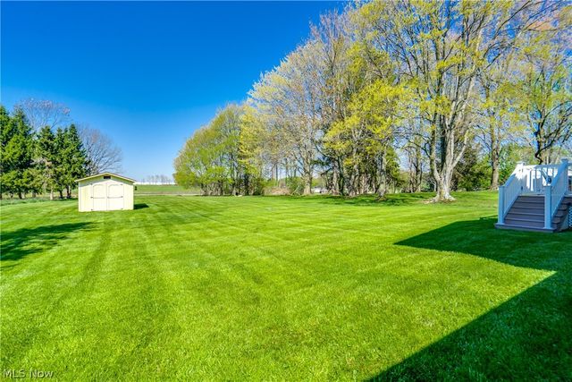 5029 Broadway Avenue NE, Louisville, OH 44641