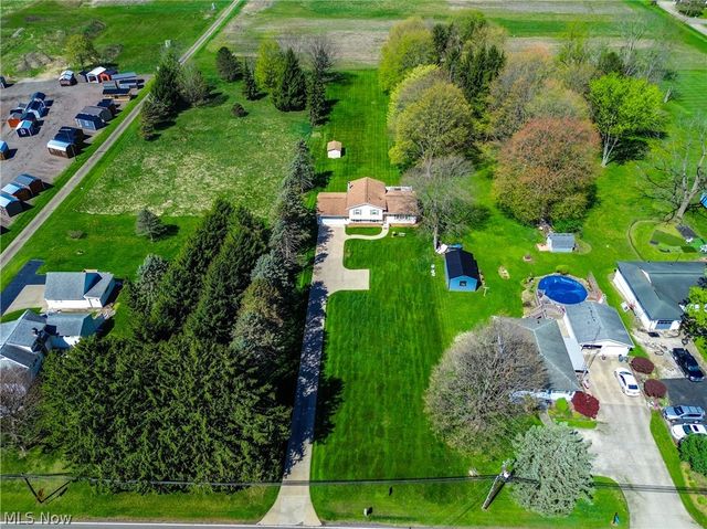 5029 Broadway Avenue NE, Louisville, OH 44641