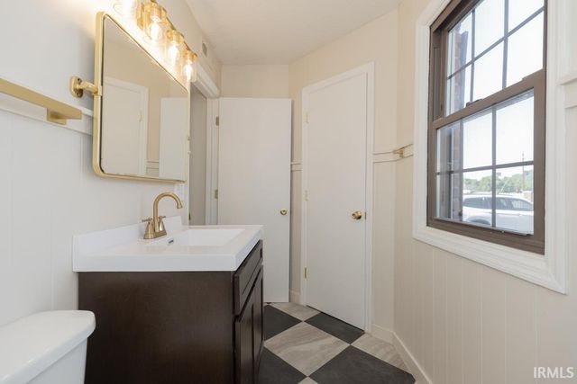 200 Hampton Drive, Evansville, IN 47715