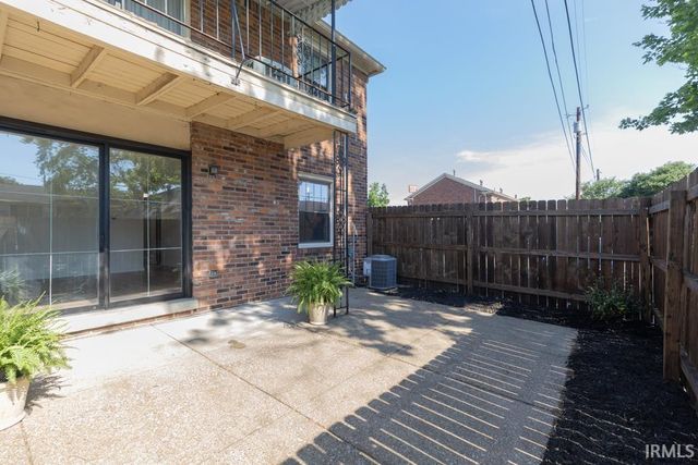 200 Hampton Drive, Evansville, IN 47715