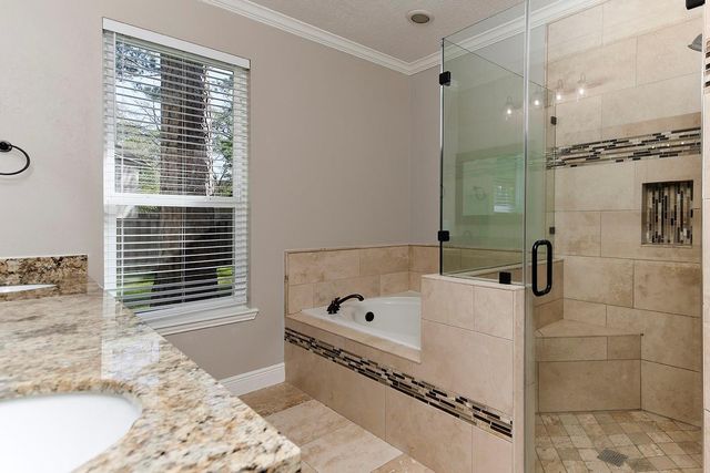 11 E Summer Storm Circle, The Woodlands, TX 77381