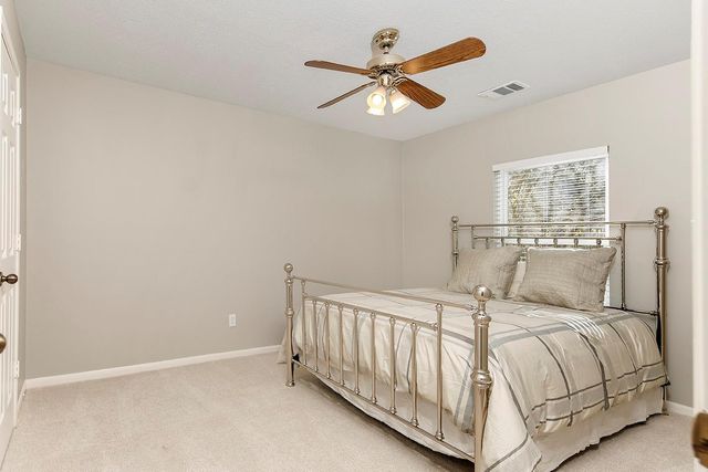 11 E Summer Storm Circle, The Woodlands, TX 77381