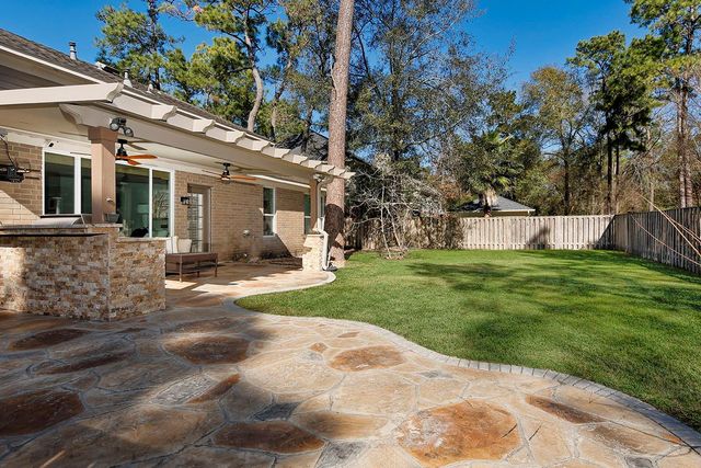 11 E Summer Storm Circle, The Woodlands, TX 77381