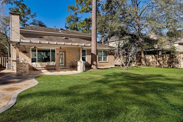 11 E Summer Storm Circle, The Woodlands, TX 77381