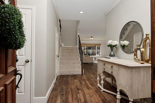 11 E Summer Storm Circle, The Woodlands, TX 77381