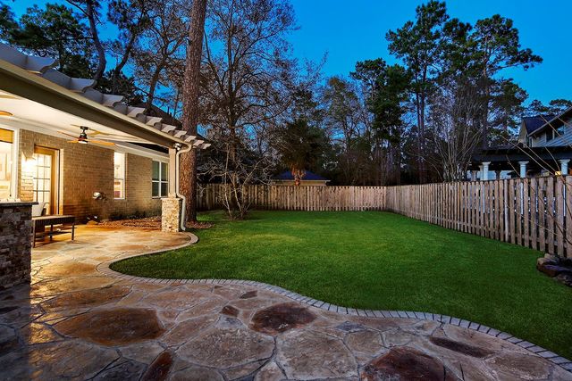 11 E Summer Storm Circle, The Woodlands, TX 77381