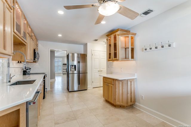 201 Ellwood St Apt 114, San Antonio, TX 78209