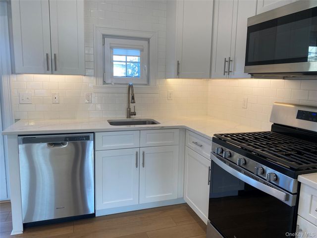 515 Jackson Avenue 10, Lindenhurst, NY 11757