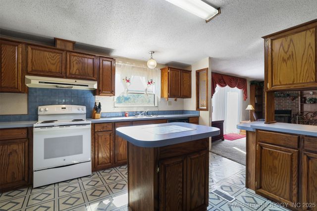 8288 Texoma Hills Road, Kingston, OK 73439