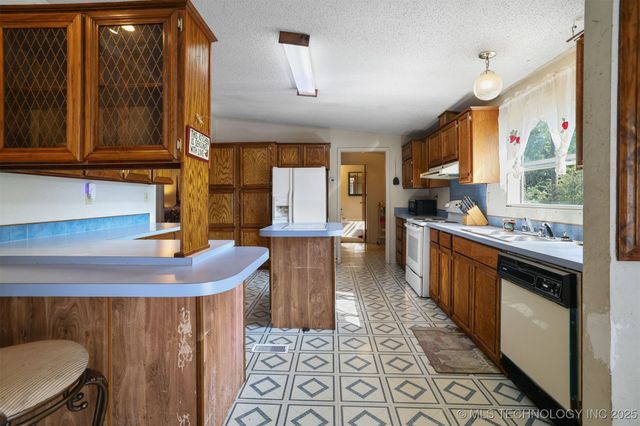 8288 Texoma Hills Road, Kingston, OK 73439