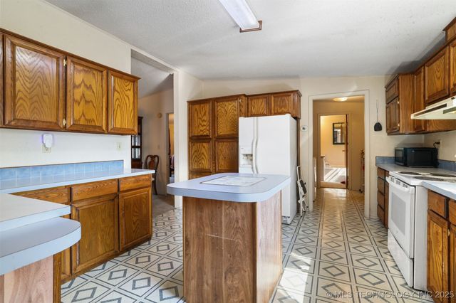 8288 Texoma Hills Road, Kingston, OK 73439