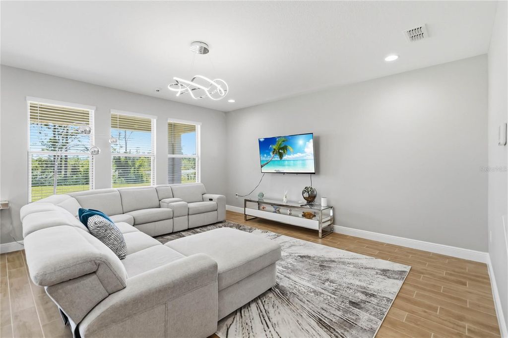 Image 9 of property listing at 17876 ADRIFT ROAD, Winter Garden, FL 34787