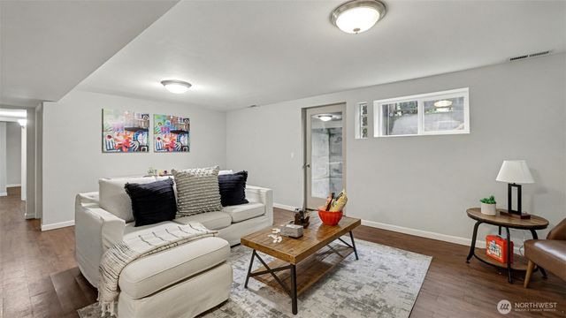 11204 148th Avenue SE, Renton, WA 98059