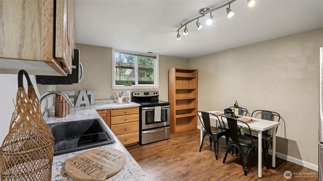 11204 148th Avenue SE, Renton, WA 98059
