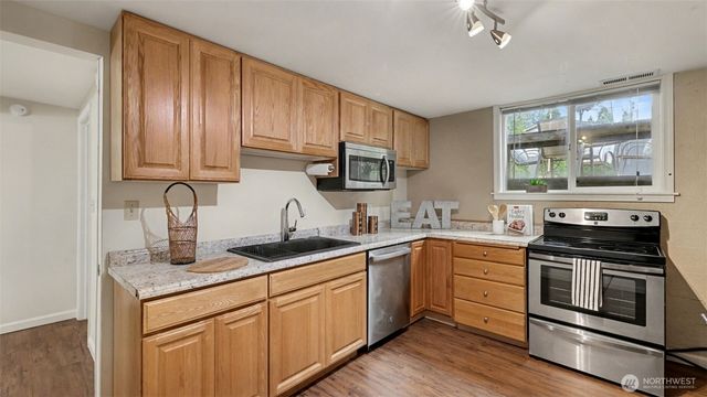 11204 148th Avenue SE, Renton, WA 98059