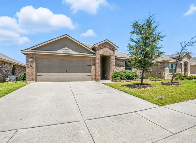1901 Strongbark Drive, Royse City, TX 75189