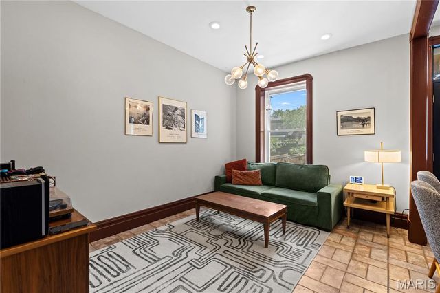 4008 Botanical Avenue, St Louis, MO 63110