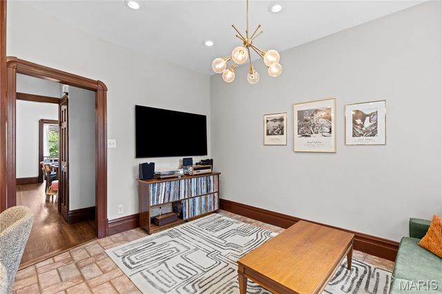 4008 Botanical Avenue, St Louis, MO 63110
