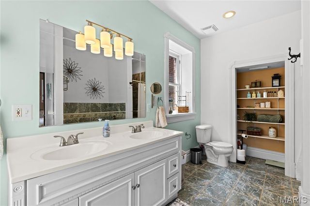 4008 Botanical Avenue, St Louis, MO 63110