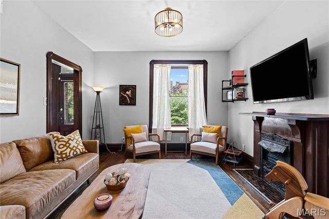 4008 Botanical Avenue, St Louis, MO 63110