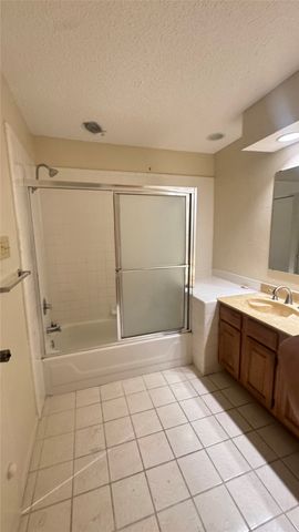 1908 CHASEWOOD Circle 207, Arlington, TX 76011