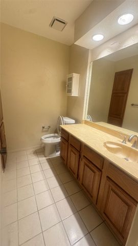 1908 CHASEWOOD Circle 207, Arlington, TX 76011