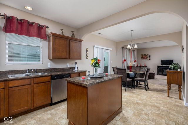 8707 N Aspen Way, Mccordsville, IN 46055