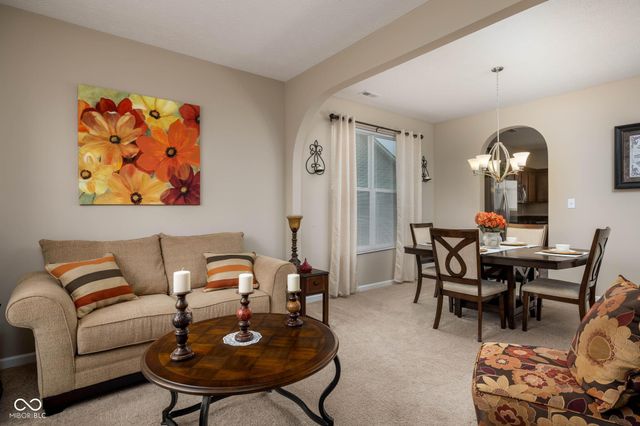 8707 N Aspen Way, Mccordsville, IN 46055