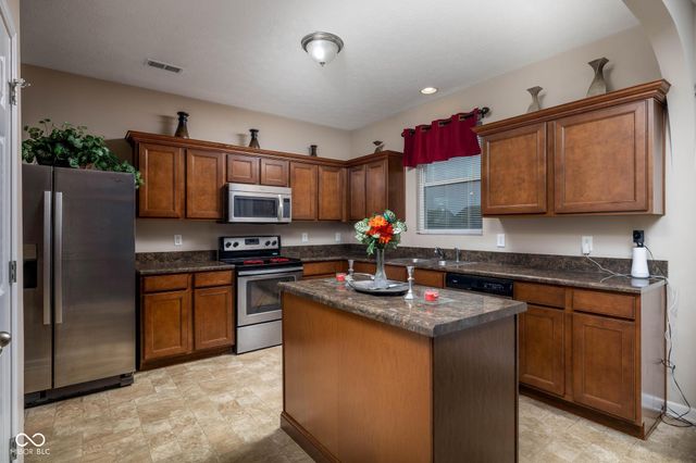 8707 N Aspen Way, Mccordsville, IN 46055