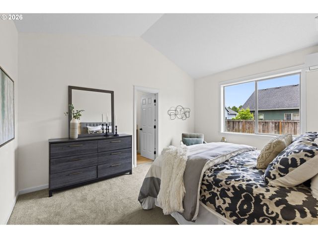816 JULIE Ln, Molalla, OR 97038