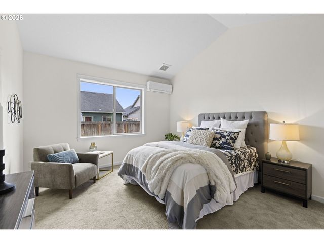 816 JULIE Ln, Molalla, OR 97038