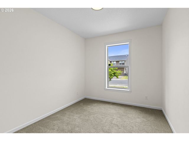 816 JULIE Ln, Molalla, OR 97038