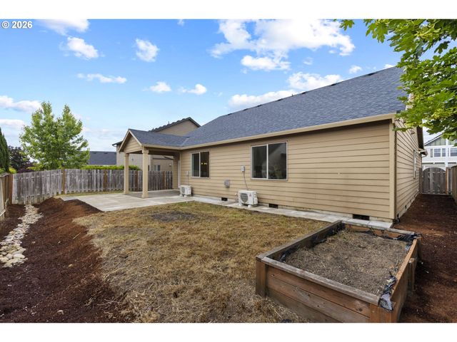 816 JULIE Ln, Molalla, OR 97038