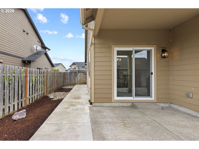 816 JULIE Ln, Molalla, OR 97038