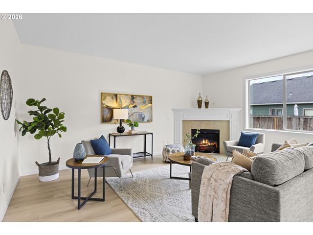816 JULIE Ln, Molalla, OR 97038