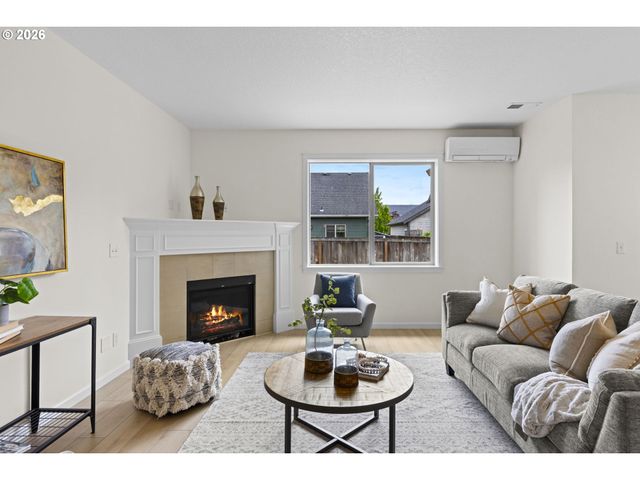 816 JULIE Ln, Molalla, OR 97038