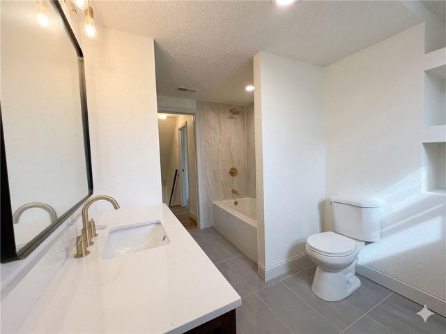 3644 Washington Avenue, Kansas City, KS 66102