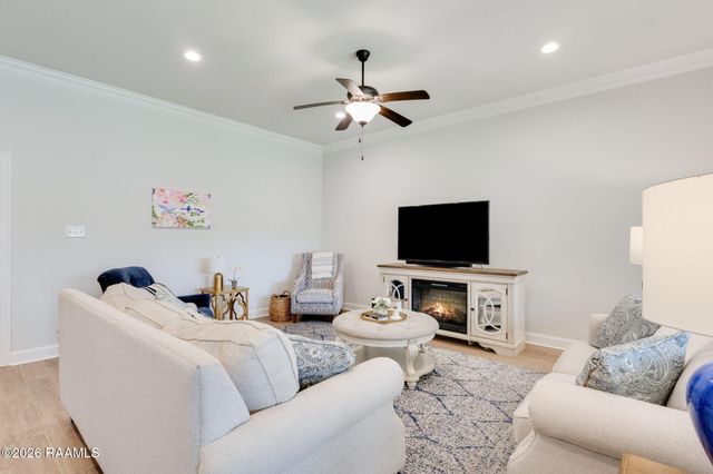 120 Sparrowhawk Street, Broussard, LA 70518